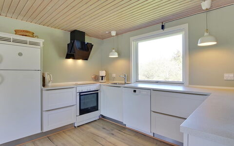 Solborg - 400M from the Sea: Verblijf, Tuin, Siding, Garden Gebouwen, Schaduw, Werf, Backyard, Gazon, Boerderij, Landscaping