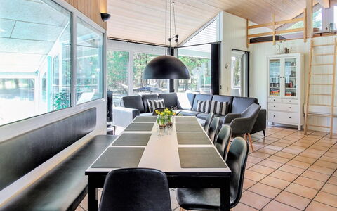 Jensen - 700M to the Fjord: Interieur Ontwerp, Plafond, Meubilair, Lichte Inrichting, Flooring, Bankstel, Glas, Woonkamer, Stoel
