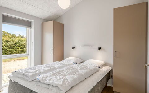 Alena - 1Km from the Sea: Interieur Ontwerp, Slaapkamer, Plafond, Flooring, Bed, Verdieping, Kamer, Bedding, Bed Frame, Laken