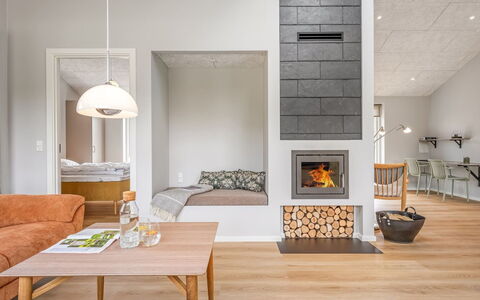 Alena - 1Km from the Sea: Meubilair, Interieur Ontwerp, Flooring, Verdieping, Muur, Hout, Houten Vloer, Plafond, Haard, Woonkamer