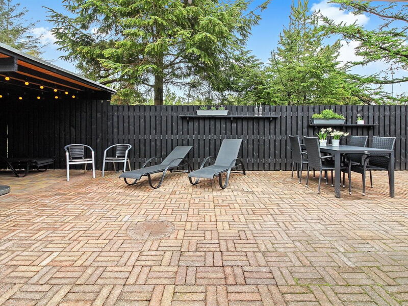 Laurin - 600M from the Sea