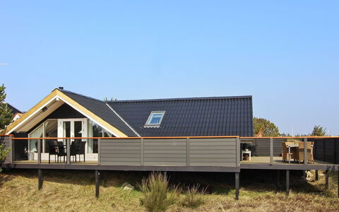 Josie - 200M from the Sea: Gras, Huis, Dak, Huis, Verblijf, Struik, Land Lot, Landelijk Gebied, Boerderij, Groundcover
