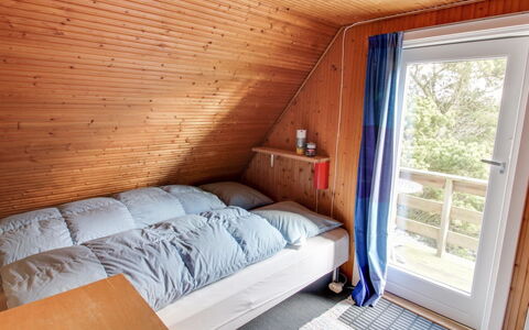 Kanutte - 400M from the Sea: Hout, Meubilair, Flooring, Beits, Verdieping, Huis, Hardwood, Slaapkamer, Stoel, Blokhut