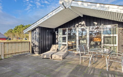Alaia - 1Km from the Sea: Struik, Stedelijk Ontwerp, Groundcover, Steen, Appartement, Landgoed, Metselwerk, Balkon, Landscaping