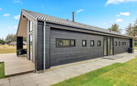 Vasilka - 800M from the Sea: Dak, Huis, Huis, Verblijf, Siding, Landgoed, Oprit, Garden Gebouwen, Werf, Schuur