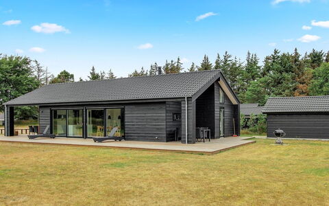 Vasilka - 800M from the Sea: Dak, Huis, Huis, Verblijf, Siding, Landgoed, Oprit, Garden Gebouwen, Werf, Schuur