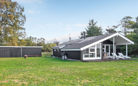 Tuulikki - 1.6Km from the Sea: Dak, Huis, Huis, Verblijf, Siding, Landgoed, Oprit, Garden Gebouwen, Werf, Schuur