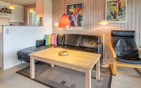 Tuulikki - 1.6Km from the Sea: Dak, Huis, Huis, Verblijf, Siding, Landgoed, Oprit, Garden Gebouwen, Werf, Schuur