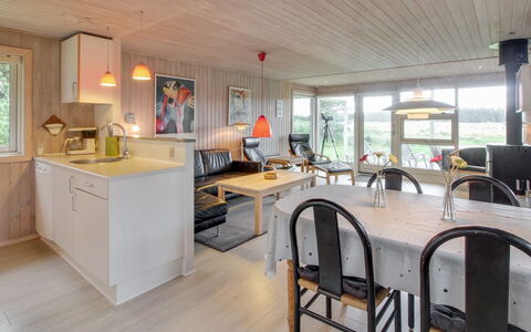 Tuulikki - 1.6Km from the Sea: Dak, Huis, Huis, Verblijf, Siding, Landgoed, Oprit, Garden Gebouwen, Werf, Schuur