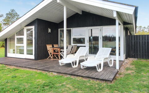 Tuulikki - 1.6Km from the Sea: Dak, Huis, Huis, Verblijf, Siding, Landgoed, Oprit, Garden Gebouwen, Werf, Schuur