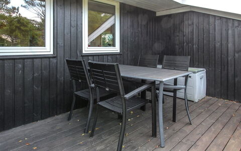 Tuulikki - 1.6Km from the Sea: Dak, Huis, Huis, Verblijf, Siding, Landgoed, Oprit, Garden Gebouwen, Werf, Schuur