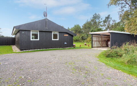 Tuulikki - 1.6Km from the Sea: Dak, Huis, Huis, Verblijf, Siding, Landgoed, Oprit, Garden Gebouwen, Werf, Schuur