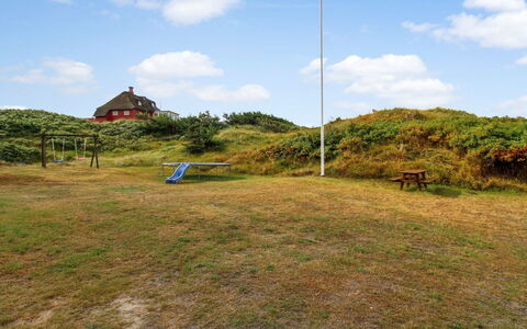 Dragan - 350M from the Sea: Thatching, Verblijf, Huis, Dak, Huis, Boerderij, Hut, Landgoed, Dorp