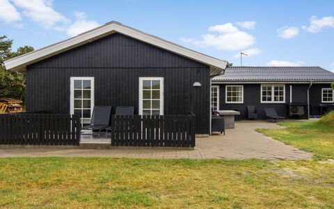 Dragan - 350M from the Sea: Thatching, Verblijf, Huis, Dak, Huis, Boerderij, Hut, Landgoed, Dorp