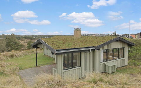 Lykke - 800M from the Sea: Struik, Stedelijk Ontwerp, Groundcover, Steen, Appartement, Landgoed, Metselwerk, Balkon, Landscaping