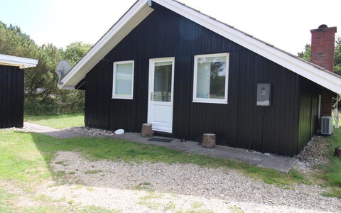 Egbert - 900M from the Sea: Huis, Dak, Huis, Verblijf, Schuur, Garden Gebouwen, Siding, Werf, Blokhut, Hut