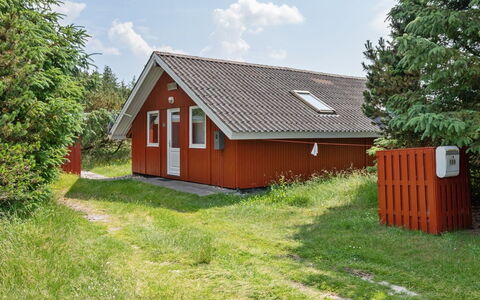 Egbert - 900M from the Sea: Huis, Dak, Huis, Verblijf, Schuur, Garden Gebouwen, Siding, Werf, Blokhut, Hut