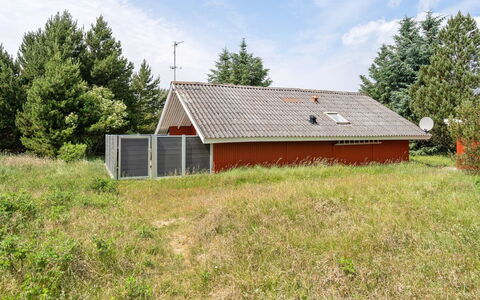 Egbert - 900M from the Sea: Huis, Dak, Huis, Verblijf, Schuur, Garden Gebouwen, Siding, Werf, Blokhut, Hut