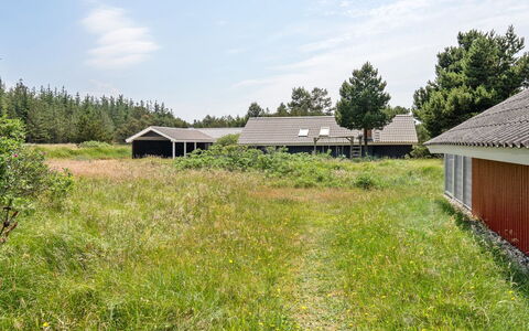 Egbert - 900M from the Sea: Huis, Dak, Huis, Verblijf, Schuur, Garden Gebouwen, Siding, Werf, Blokhut, Hut