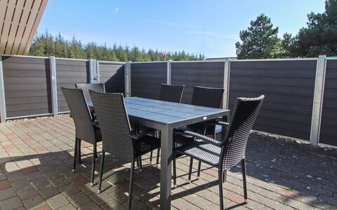 Egbert - 900M from the Sea: Huis, Dak, Huis, Verblijf, Schuur, Garden Gebouwen, Siding, Werf, Blokhut, Hut