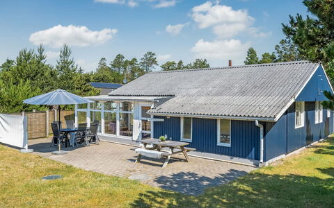 Yardila - 1.5Km from the Sea: Huis, Dak, Huis, Verblijf, Woongebied, Schaduw, Landgoed, Siding, Veranda, Landscaping