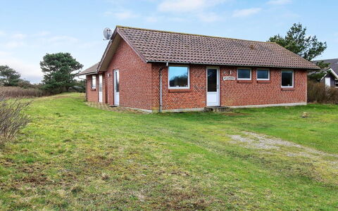 Andriana - 600M from the Sea: Dak, Huis, Huis, Verblijf, Siding, Landgoed, Oprit, Garden Gebouwen, Werf, Schuur