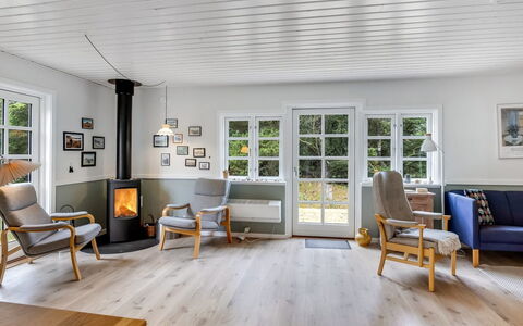 Ruven - 500M from the Sea: Dak, Land Lot, Verblijf, Huis, Landelijk Gebied, Schuur, Siding, Garden Gebouwen, Blokhut, Hut