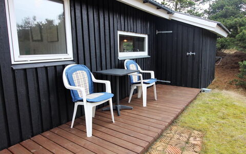 Glady - 500M from the Sea: Hout, Hardwood, Beits, Plank, Siding, Dek, Werf, Schaduw, Backyard, Ontwerp