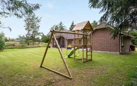 Hjalmsvider - 1Km from the Sea: Huis, Huis, Dak, Woongebied, Verblijf, Landgoed, Boerderij, Gazon, Landscaping, Siding