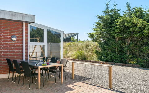 Stefan - 500M from the Sea: Huis, Dak, Huis, Verblijf, Schuur, Garden Gebouwen, Siding, Werf, Blokhut, Hut