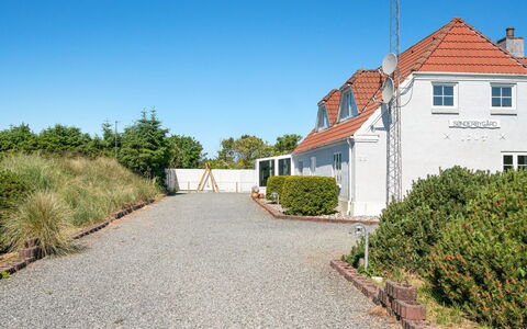 Stefan - 500M from the Sea: Huis, Dak, Huis, Verblijf, Schuur, Garden Gebouwen, Siding, Werf, Blokhut, Hut