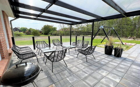 Alfrida - 1.5Km from the Sea: Dak, Land Lot, Verblijf, Huis, Landelijk Gebied, Schuur, Siding, Garden Gebouwen, Blokhut, Hut