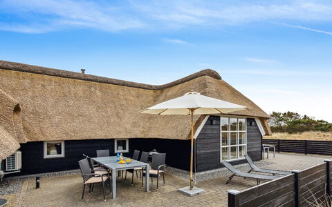 Rother - 100M from the Sea: Huis, Huis, Dak, Woongebied, Verblijf, Landgoed, Boerderij, Gazon, Landscaping, Siding