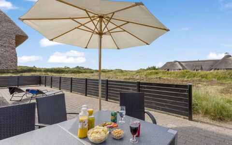Rother - 100M from the Sea: Huis, Huis, Dak, Woongebied, Verblijf, Landgoed, Boerderij, Gazon, Landscaping, Siding