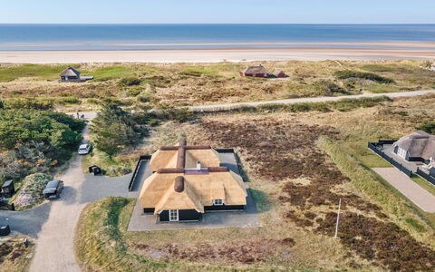 Rother - 100M from the Sea: Huis, Huis, Dak, Woongebied, Verblijf, Landgoed, Boerderij, Gazon, Landscaping, Siding