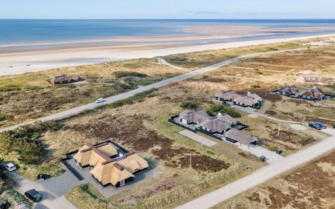 Rother - 100M from the Sea: Huis, Huis, Dak, Woongebied, Verblijf, Landgoed, Boerderij, Gazon, Landscaping, Siding
