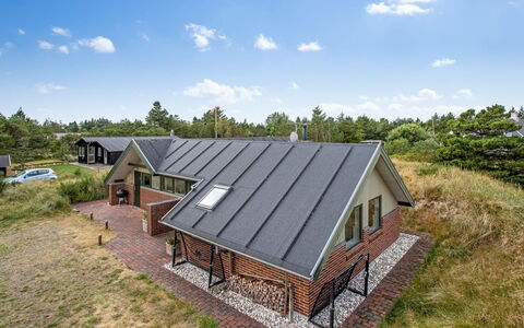 Görel - 1Km from the Sea: Gras, Huis, Dak, Huis, Verblijf, Struik, Land Lot, Landelijk Gebied, Boerderij, Groundcover