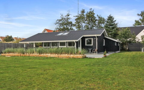 Hildegarde - 900M from the Sea: Gebouw, Dak, Huis, Huis, Woongebied, Verblijf, Siding, Gazon, Landgoed, Boerderij