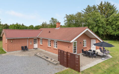 Kalotta - 3.2Km from the Sea: Zwembad, Buitenmeubels, Meubilair, Toevlucht, Flagstone, Eco Hotel, Schaduw, Stoel, Vrije Tijd, Landgoed
