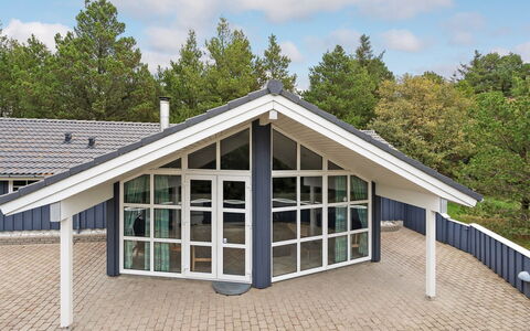 Guththorm - 600M from the Sea: Verblijf, Tuin, Siding, Garden Gebouwen, Schaduw, Werf, Backyard, Gazon, Boerderij, Landscaping