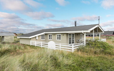 Dortea - 600M from the Sea: Dak, Huis, Huis, Verblijf, Siding, Boerderij, Veranda