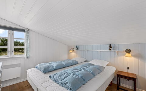 Dortea - 600M from the Sea: Hout, Plafond, Slaapkamer, Interieur Ontwerp, Verdieping, Flooring, Bed, Meubilair, Bedding, Bed Frame
