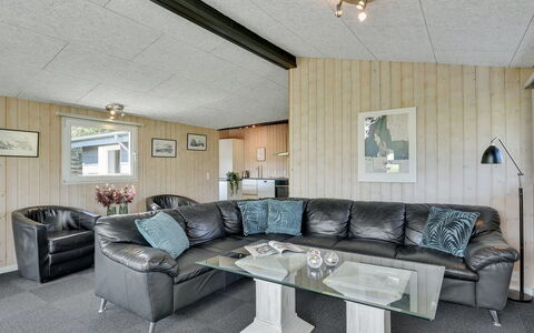 Jess - from the Sea: Plafond, Hout, Meubilair, Interieur Ontwerp, Flooring, Verdieping, Bankstel, Huis, Kamer, Woonkamer