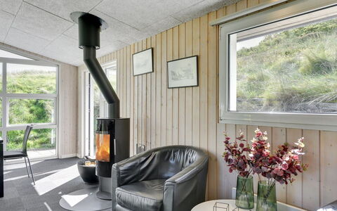 Jess - from the Sea: Interieur Ontwerp, Plafond, Flooring, Meubilair, Verdieping, Verlichting, Woonkamer, Kamer, Lichte Inrichting, Stoel