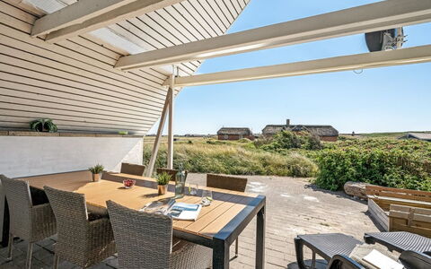 Klimentina - 150M from the Sea: Plantengemeenschap, Zonlicht, Kruidachtige Plant, Tuin, Plantage, Landbouw, Boerderij