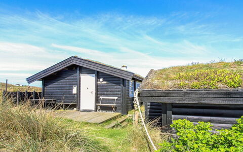 Herfrith - from the Sea: Struik, Stedelijk Ontwerp, Groundcover, Steen, Appartement, Landgoed, Metselwerk, Balkon, Landscaping