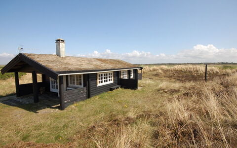 Herfrith - from the Sea: Struik, Stedelijk Ontwerp, Groundcover, Steen, Appartement, Landgoed, Metselwerk, Balkon, Landscaping