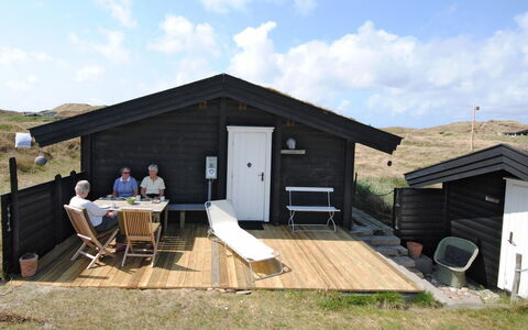 Herfrith - from the Sea: Struik, Stedelijk Ontwerp, Groundcover, Steen, Appartement, Landgoed, Metselwerk, Balkon, Landscaping