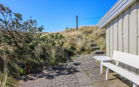 Gundine - from the Sea: Struik, Stedelijk Ontwerp, Groundcover, Steen, Appartement, Landgoed, Metselwerk, Balkon, Landscaping