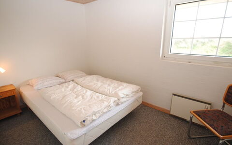 Riborg - from the Sea: Slaapkamer, Muur, Bed, Hout, Verdieping, Laken, Flooring, Bedding, Interieur Ontwerp, Bed Frame